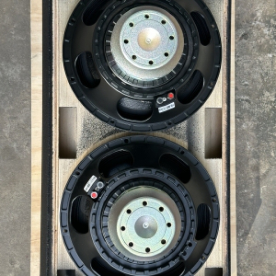 Loa Model d&b -212v2