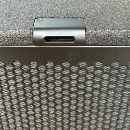 Loa Model d&b -212v2